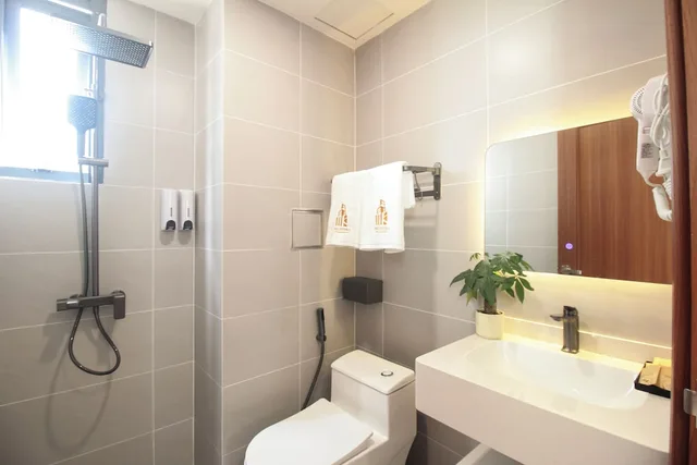 استوديو ديلوكس بسرير كوين بشرفة، De Lustora Hotel & Apartment - District 1, HCM. 3/4
