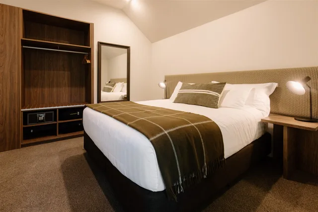 جناح بسرير مزدوج، Edgewater Hotel 2/3