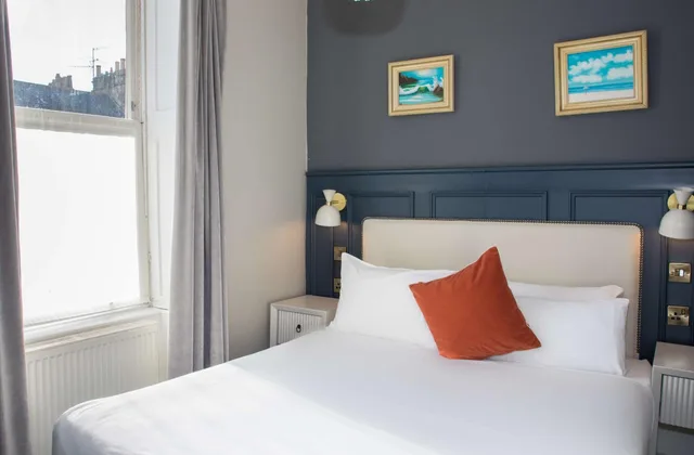 غرفة مريحة تقليدية، Henrietta House 2/4