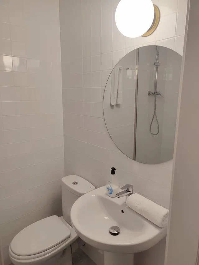 غرفة اقتصادية رباعية، Hostal Hera 1/2