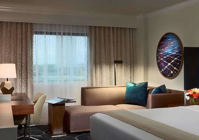 غرفة ديلوكس بسريرين كوين لذوي الإعاقة، Royal Sonesta Houston Galleria 3/3