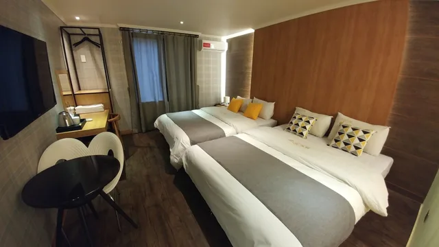 غرفة قياسية رباعية بسريرين مزدوجين، HOTEL TONG YEONDONG JEJU 4/7
