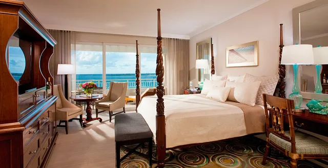 Honeymoon, East Bay, Suite, King Bed, Beach Front, Butler، Sandals Royal Bahamian - Adults Only 3/8