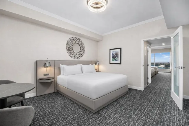 Suite, 2 King Beds, Falls View, Jetted Tub، Embassy Suites By Hilton Niagara Falls Fallsview 1/5