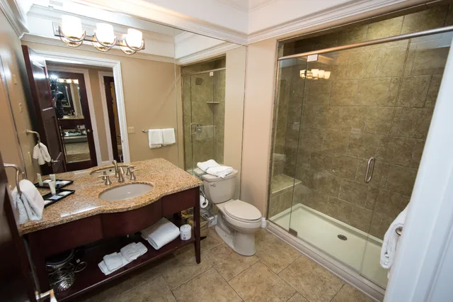 استوديو بسرير كينج، Camden On the Lake Resort Spa Yacht Club 2/5