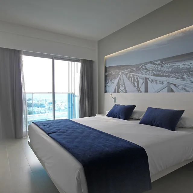 Room, Double Bed, Lateral Side Sea View، BG Tonga Tower Design Hotel and Suites 2/2