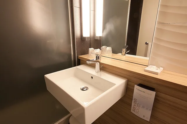 غرفة جونيور بسرير مزدوج، Hotel Campanile Clermont Ferrand Sud - Aubiere 5/7