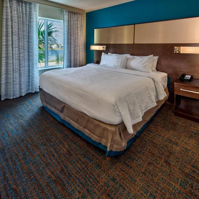 جناح بسرير كينج بغرفة نوم واحدة مع أريكة لذوي الإعاقة، Residence Inn Fort Lauderdale Pompano Beach Central 1/3