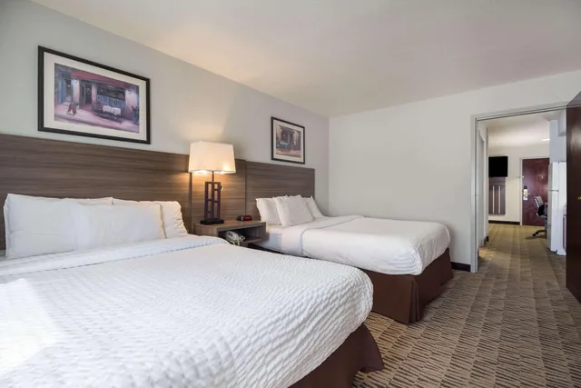 جناح بسريرين كوين، Clarion Pointe Charleston West Ashley 2/5