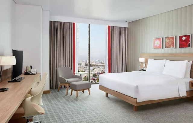 Family, King Bed, Hilton Garden Inn Muscat Al Khuwair 3/9