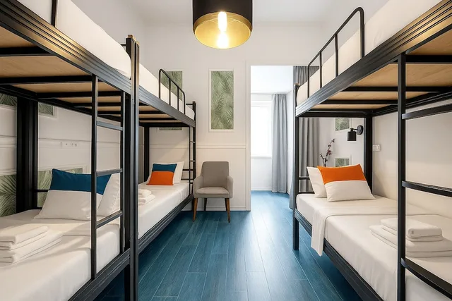 Mixed Dorm, Shared, 6 People, 3 Bunk Beds، Silver Gate Rooms Dioklecijan Palace 1/3