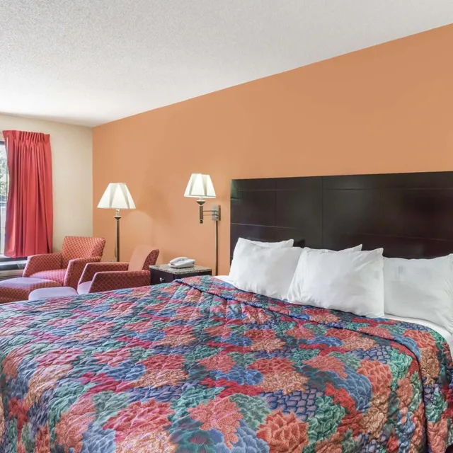 جناح استوديو بسرير كينج، Days Inn by Wyndham Sanford 2/7