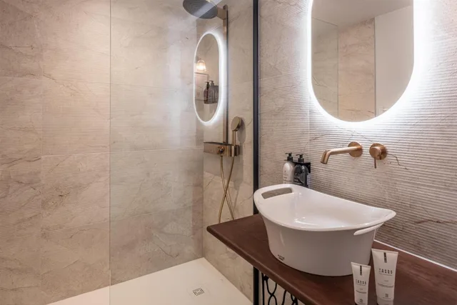شقة بإطلالة، Hotel Litteraire Alexandre Vialatte, BW Signature Collection 4/7