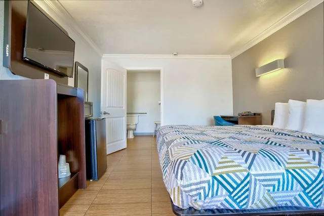 غرفة بسريرين كوين للمدخنين، Motel6 Menifee, CA 1/5