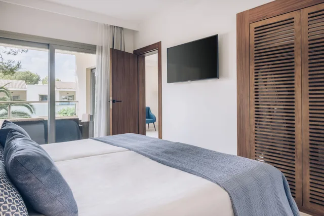 جناح بسرير كينج مع أريكة، Iberostar Selection Playa De Muro Village 2/3