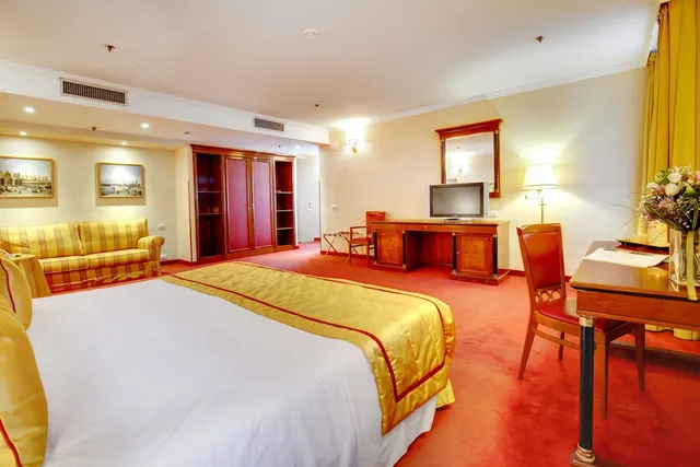 جناح جونيور كومفورت بسرير مزدوج، DONA PALACE 1/5