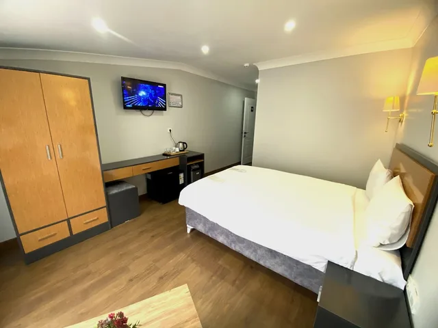 غرفة بريميوم بسرير مزدوج، Inalens Airport Hotel 1/6