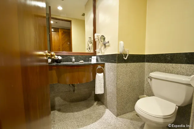 Ambassador Room، Waterfront Cebu City Hotel and Casino 7/10