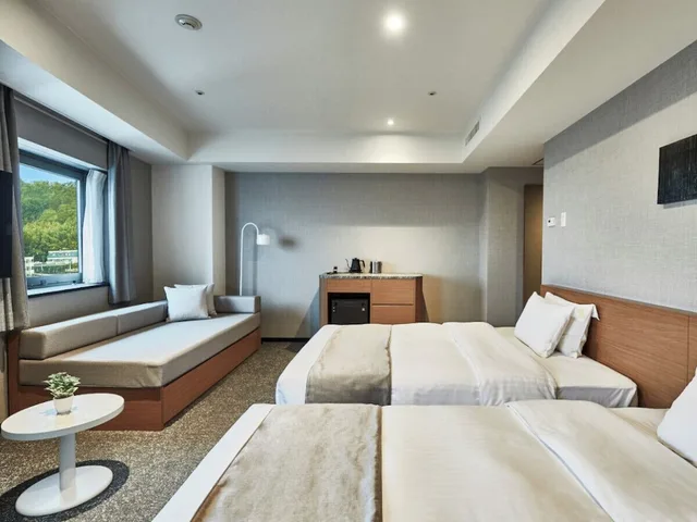 غرفة ديلوكس عائلية بسريرين مزدوجين، The New Hotel Kumamoto 1/3