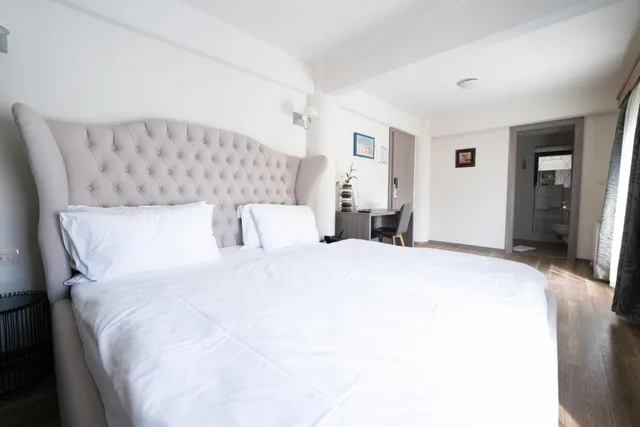 غرفة بسرير مزدوج بإطلالة على المعالم، Hotel Piran 1/7