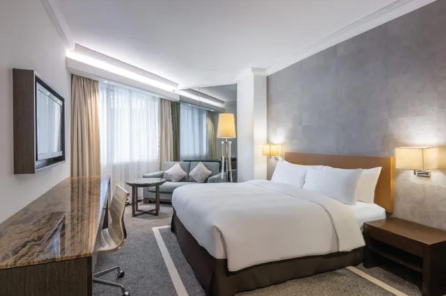 جناح ثلاثي، Gateway Hotel 1/2