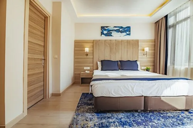غرفة سوبيريور بسرير كوين، Comfort Beige Hotel 1/10
