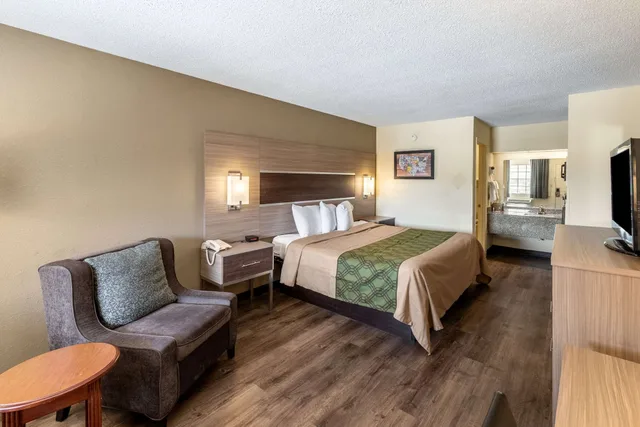 غرفة قياسية بسرير كينج، Econo Lodge Vicksburg MS 2/4