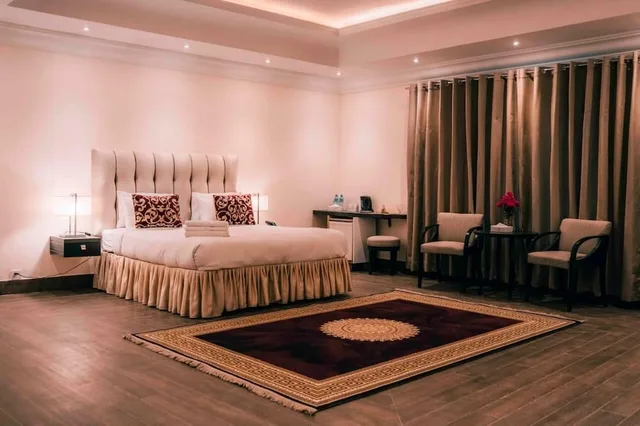 جناح ديلوكس بسرير كوين، Faletti's Grand Bahawalpur 1/1