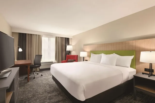 غرفة بسرير كينج، Country Inn & Suites by Radisson Macon West, GA 2/4
