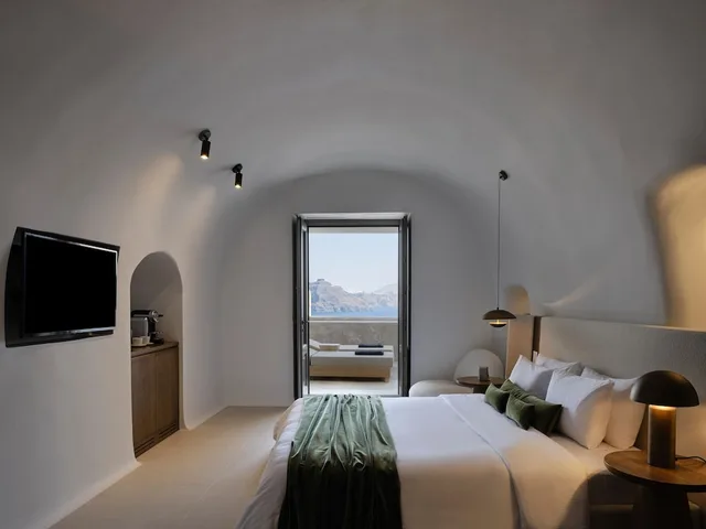 جناح سوبيريور بسرير كينج بمسبح خاص، Andronis Luxury Suites 1/7