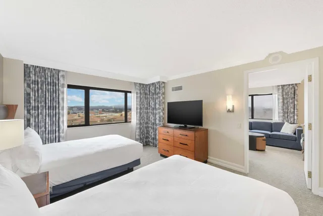 جناح بسريرين مزدوجين بغرفة نوم واحدة، Embassy Suites by Hilton Anaheim Orange 1/3