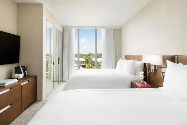 Deluxe, 2 Queen Beds, Partial Water View, Balcony, The Altair Hotel Bay Harbor Miami 1/6