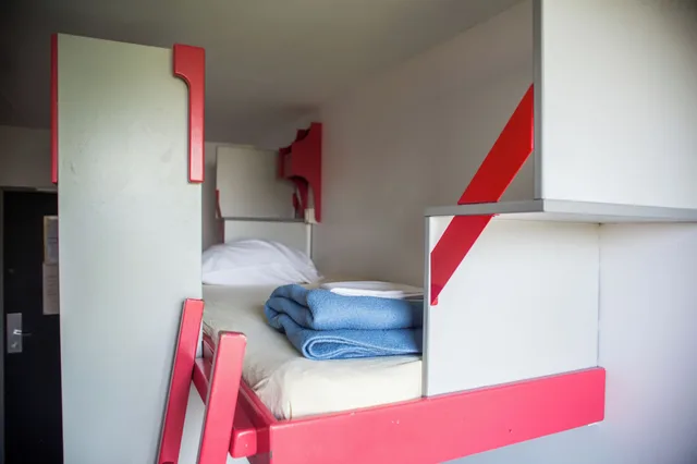 سكن مشترك بأربعة أسرّة للنساء بحمام مشترك، Auberge de Jeunesse Paris - Le d'Artagnan 3/10