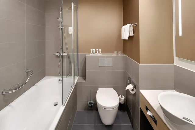 غرفة بريميوم بسريرين منفصلين مع أريكة، Holiday Inn Dusseldorf City Toulouser Allee 4/4