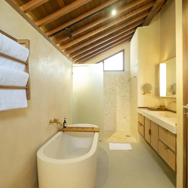 Wooden, House, Bathtub، Bhuwana Ubud Hotel 9/10