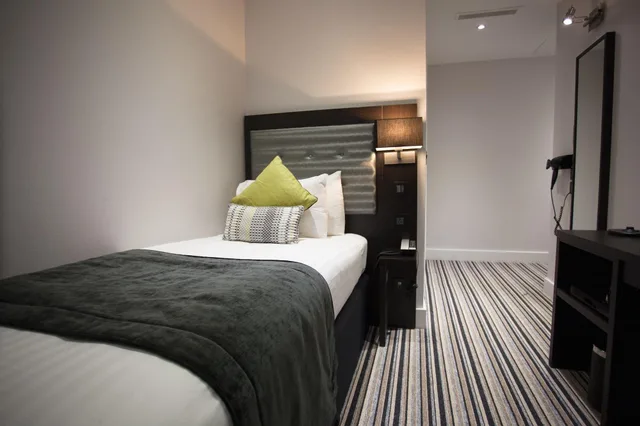 غرفة قياسية مفردة، The W14 Kensington 1/4