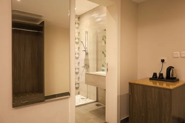 غرفة قياسية بسرير كينج، مومنتس ليفنج قرطبة(Tura Residence Qurtoba) 8/8