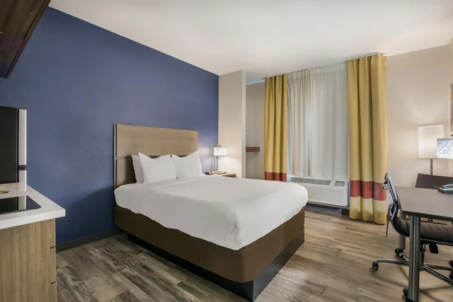 Efficiency, Suite, Queen Bed, Bathtub, Accessible، MainStay Suites Joliet I-55 2/7
