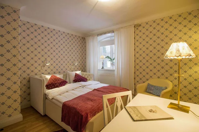 غرفة قياسية بسرير كوين، Akeshofs Slott 1/1