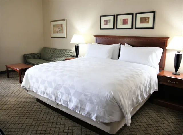 Standard, King Bed, Sofa, DoubleTree by Hilton Dayton Fairborn 1/2