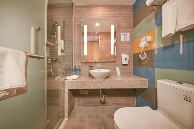 غرفة بسرير كوين بإطلالة على المدينة، HOLIDAY INN EXPRESS FUZHOU DOWNTOWN 5/5