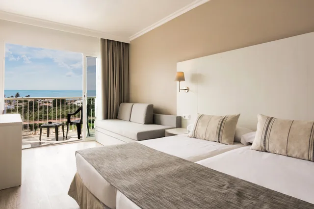 غرفة بسرير مزدوج بإطلالة على البحر، Minura Sur Menorca 4/10