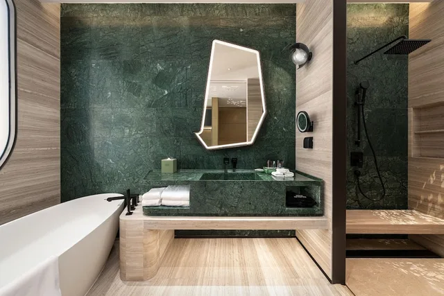 غرفة تنفيذية بسرير كينج بإطلالة على المدينة، The Westin Yantai 4/5