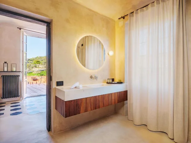 جناح بإطلالة على الحديقة بشرفة في الملحق، Villa Riviera Suites 4/4