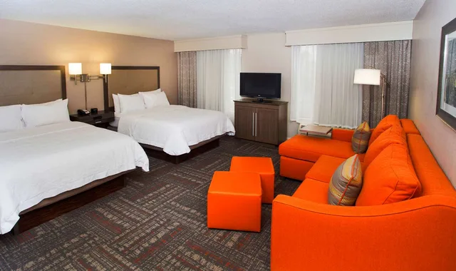 Studio, Suite, 2 Queen Beds, Hampton Inn and Suites Valdosta Conference Center 1/2