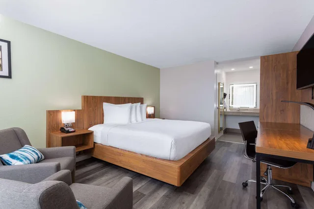غرفة بسرير كينج، Ramada by Wyndham Altamonte Springs Near I-4 1/2
