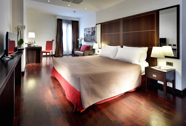 جناح جونيور مفرد، Exe International Palace 1/1