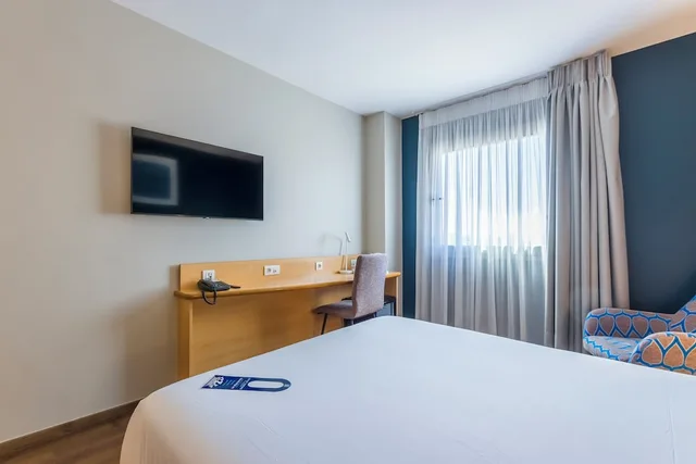 غرفة بسرير كوين، Travelodge Madrid Alcala De Henares 4/9