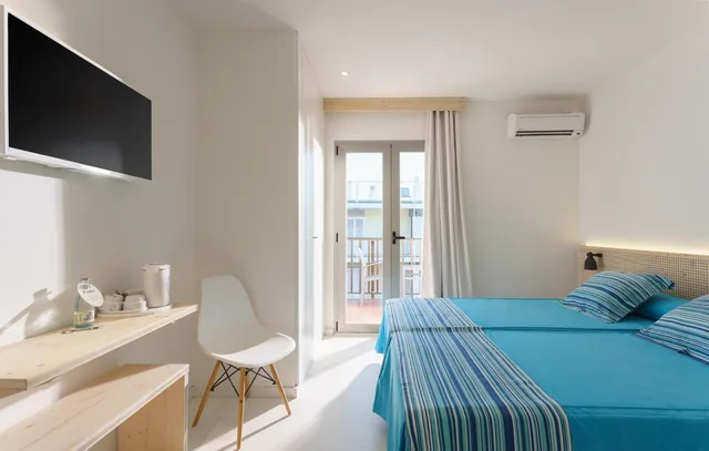 غرفة بسرير مزدوج أو سريرين منفصلين بإطلالة على البحر بشرفة، Eolo Hotel 1/7