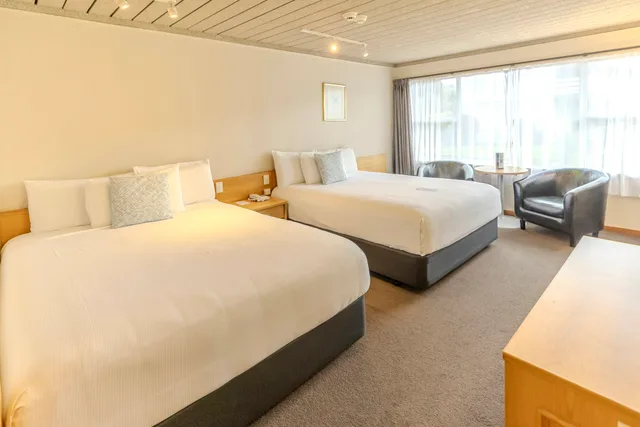Standard, 2 Double Beds, Kingsgate Hotel Te Anau 1/3